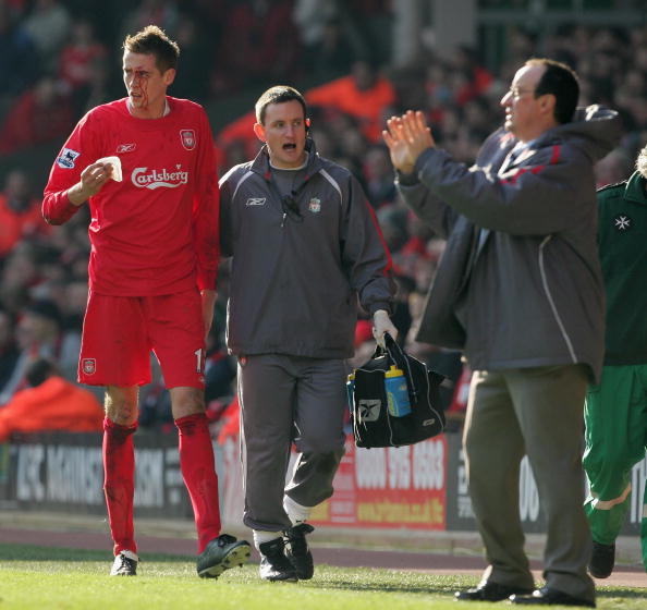 挑起进攻大旗！希罗首节超5成命中率得12分，热火5分领先（希罗手感火热：首节12分命中率超五成，热火领先5分）