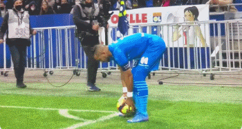 韩媒：前光州FC主帅李正孝即将执教水原三星，合同为期4+1（韩媒称前光州FC主帅李正孝将出任水原三星主帅，合同期为4+1年）