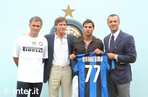 梅西社媒鼓励球队争冠：东部冠军到手，但我们还有决赛要踢（梅西社媒发声：东部封王已成，全队仍向决赛冲刺）