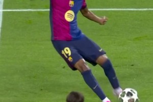 斯洛特：欧冠排除萨拉赫是俱乐部决定，没有理由不希望他留下（斯洛特：萨拉赫无缘欧冠为俱乐部决定，我当然希望他留下）