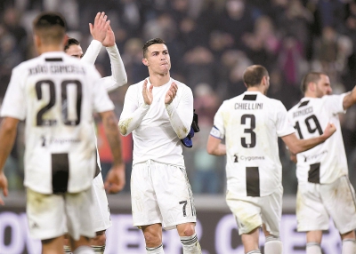 伦纳德24中15空砍赛季新高39分，仍未能带队取胜（伦纳德24投15中轰赛季新高39分仍难救主，球队无奈败北）