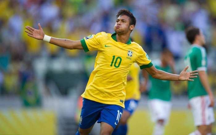 布朗：姆伯莫过去几年被低估了，大家都更关注伊万-托尼（布朗：近年姆伯莫遭低估，外界焦点多在伊万-托尼）