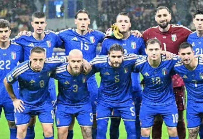 克莱顿替补6中5轰12分，爵士半场唯一上双球员（爵士半场仅克莱顿得分上双：替补出战6投5中砍下12分）